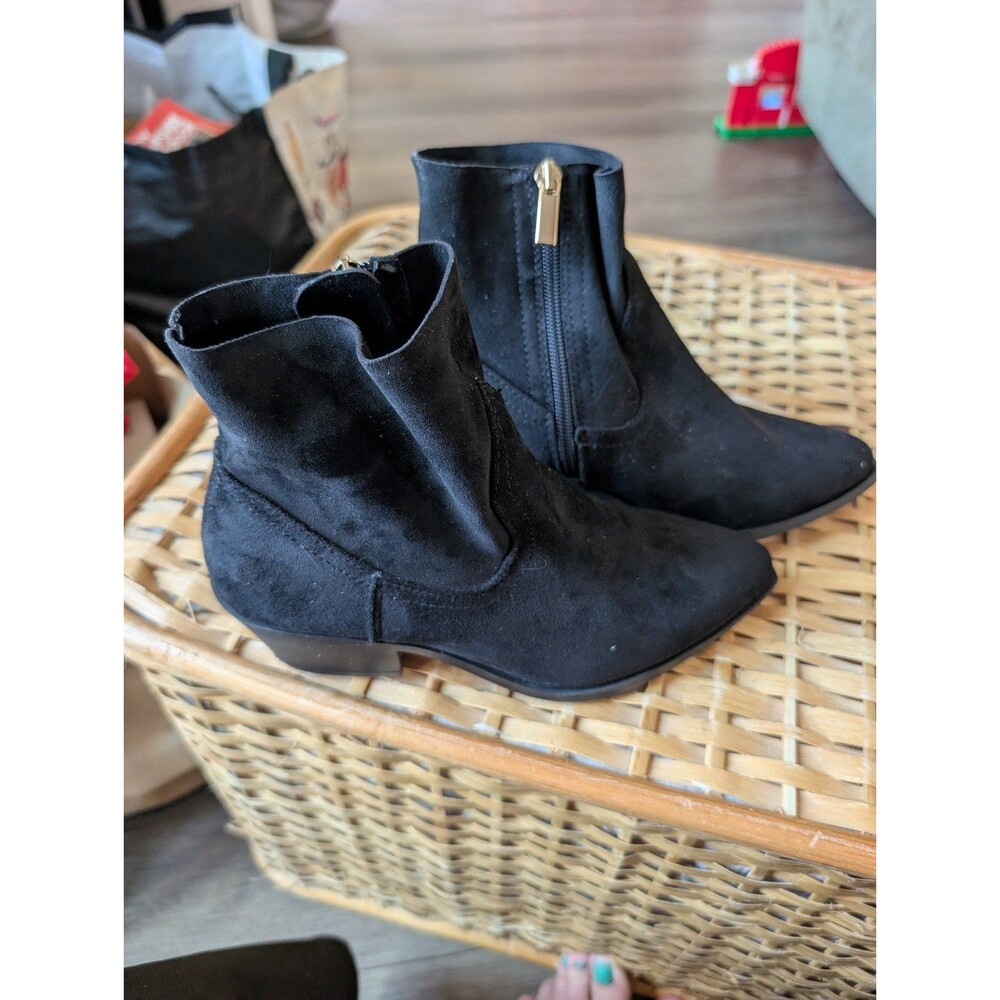 SM New York Black Suede Ankle Boots - Size 7.5